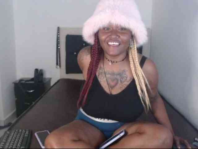 Lamalona77 webcam
