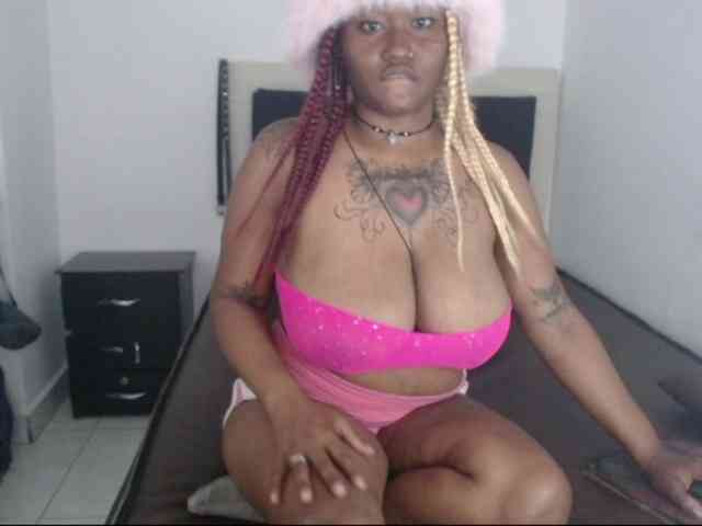 Lamalona77 webcam