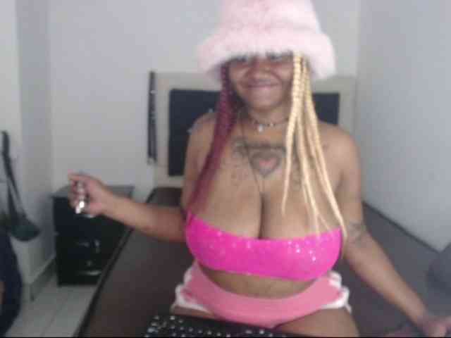 Lamalona77 webcam
