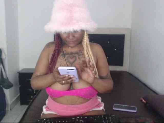 Lamalona77 webcam