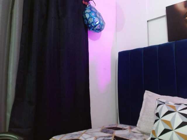 Charllot-wish live cam on BongaCams