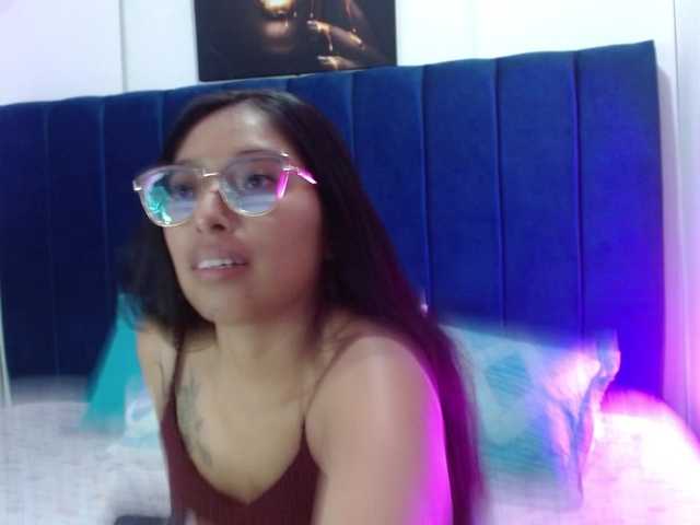 Charllot-wish live cam on BongaCams