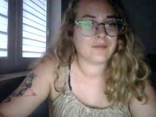 LucyKiss Porn Show