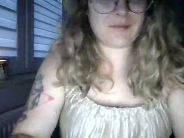 LucyKiss live webcam show