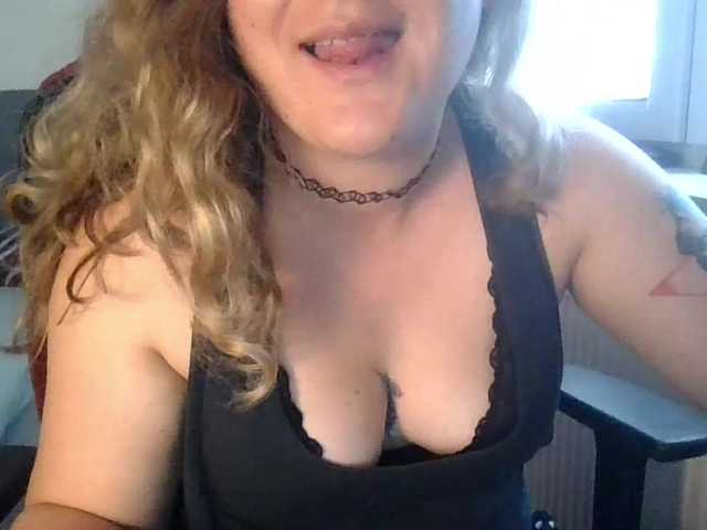LucyKiss live cam on BongaCams