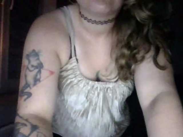 LucyKiss live webcam show