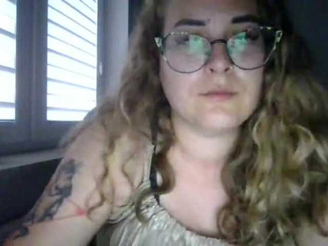 LucyKiss live cam on BongaCams