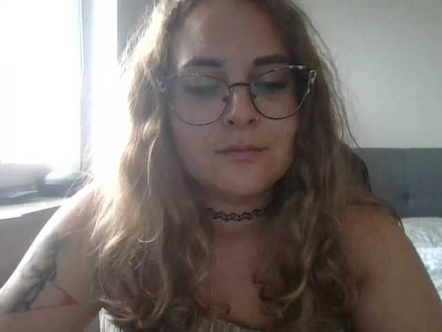 LucyKiss live cam