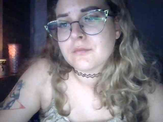 LucyKiss webcam