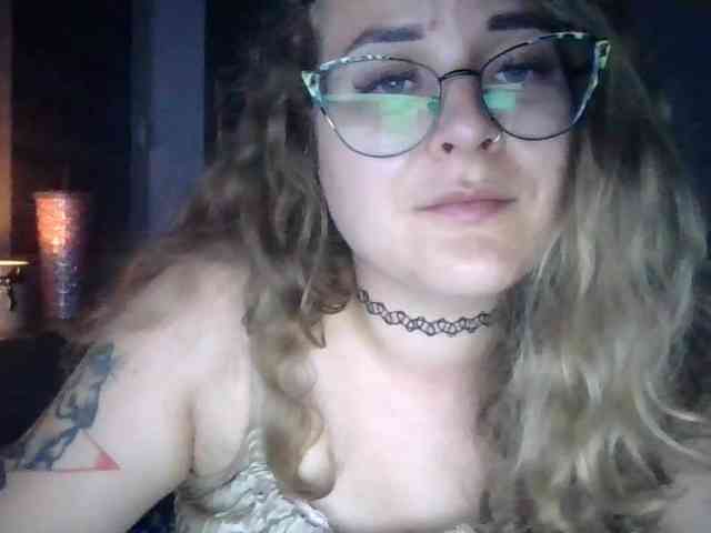 LucyKiss webcam