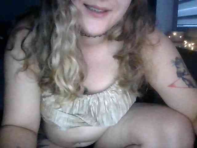 LucyKiss webcam