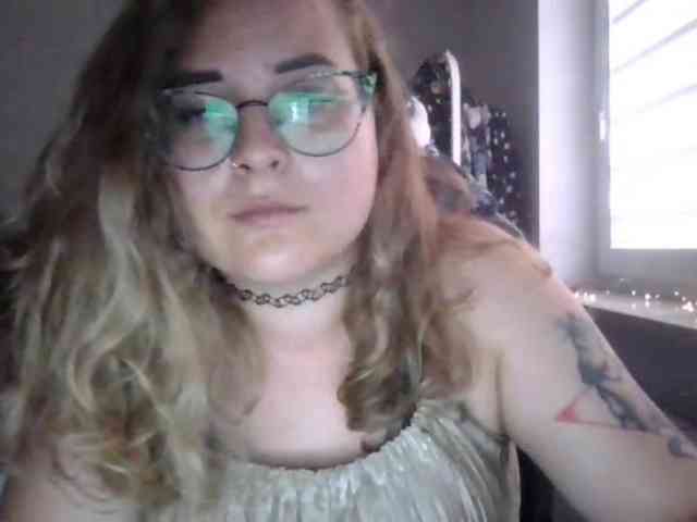 LucyKiss webcam