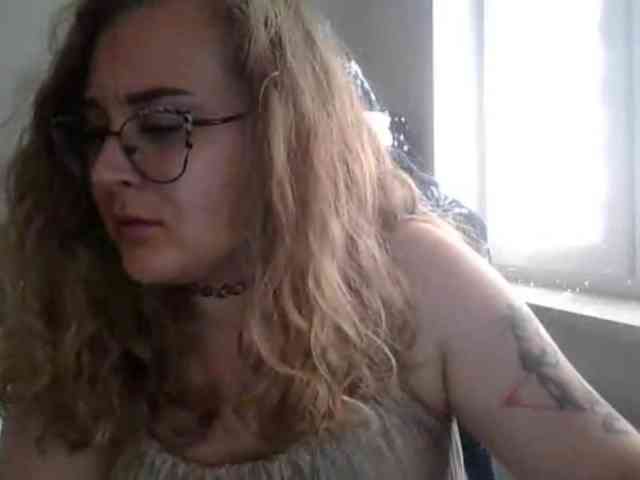 LucyKiss webcam