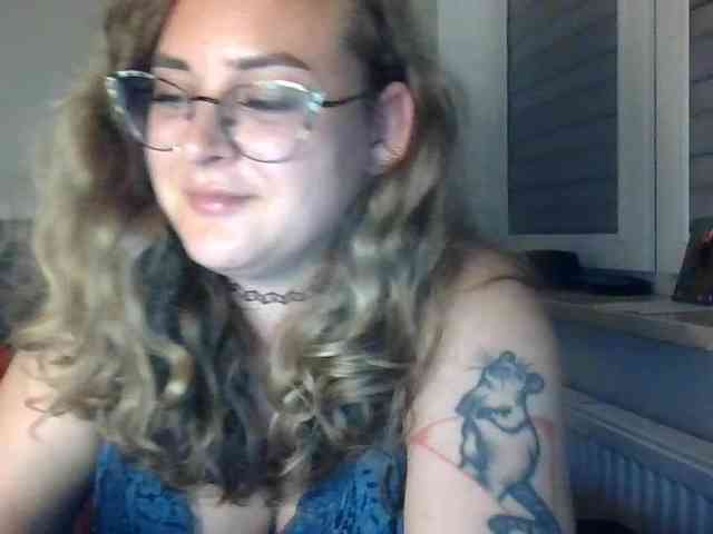 LucyKiss webcam