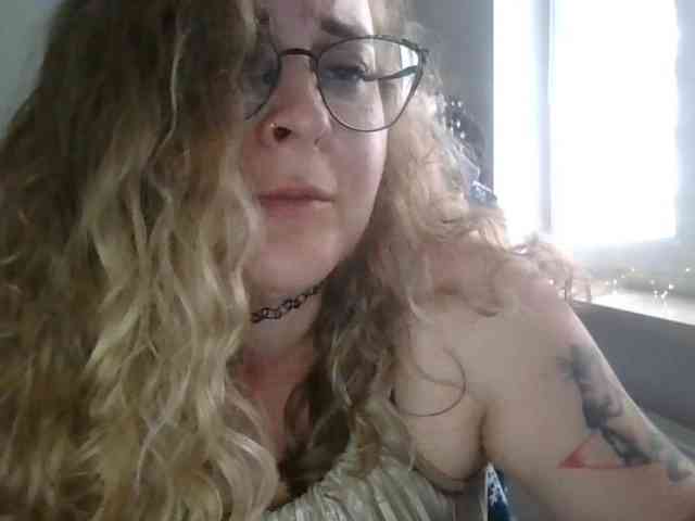 LucyKiss webcam