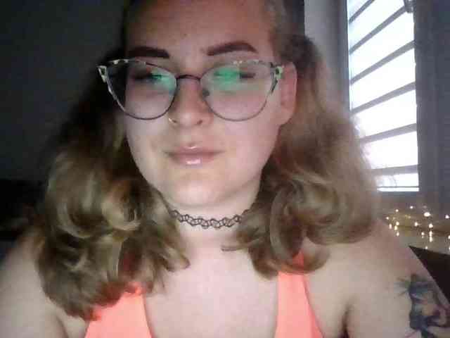 LucyKiss webcam