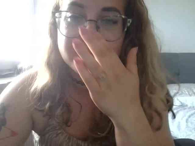 LucyKiss webcam