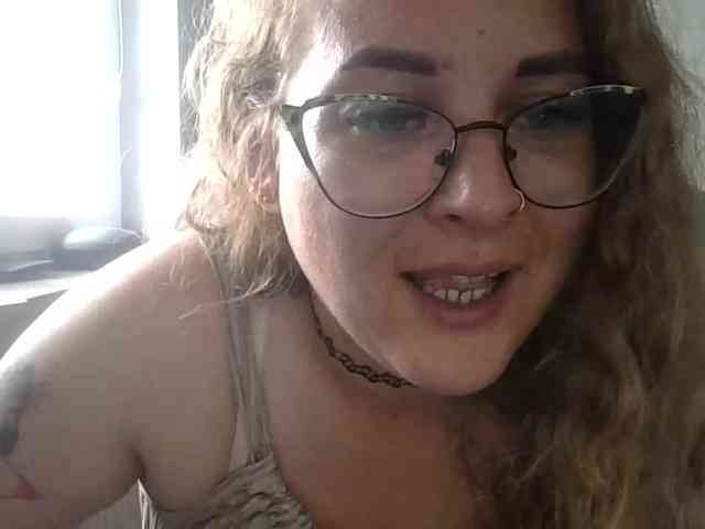 LucyKiss webcam