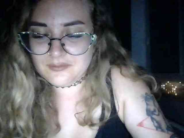 LucyKiss webcam