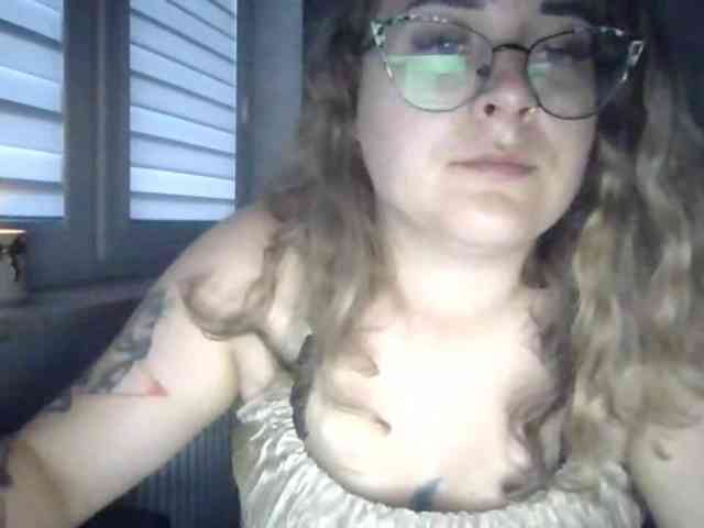 LucyKiss webcam