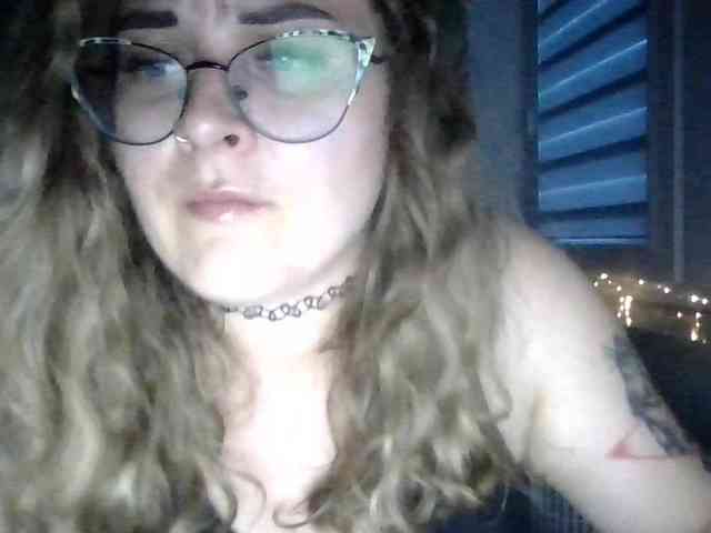 LucyKiss webcam