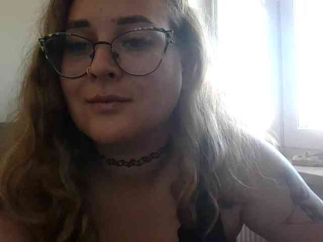 LucyKiss webcam
