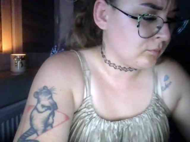 LucyKiss webcam