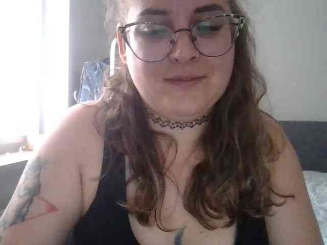 LucyKiss webcam