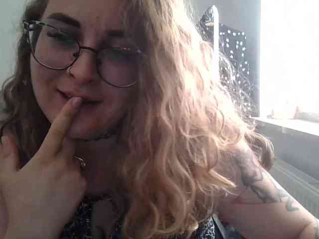 LucyKiss webcam