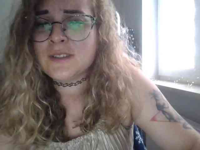 LucyKiss webcam
