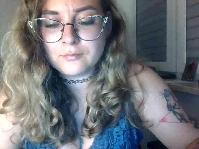 LucyKiss webcam