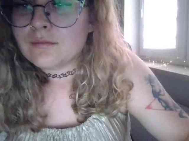LucyKiss webcam