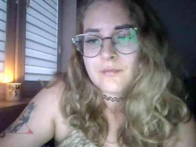 LucyKiss webcam