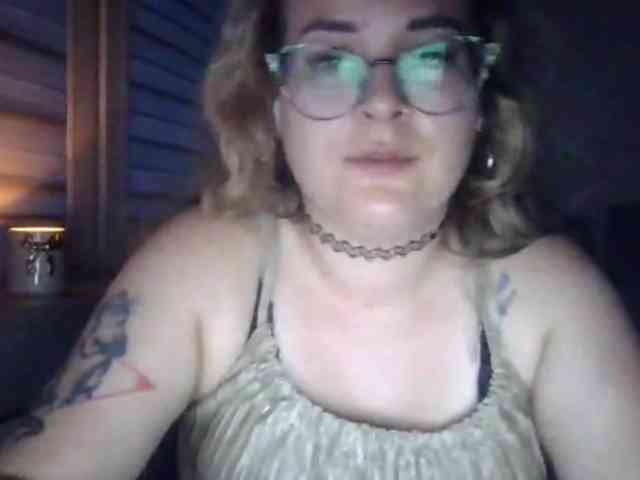 LucyKiss webcam