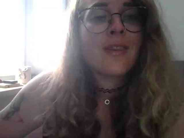 LucyKiss webcam