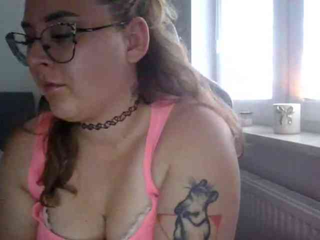 LucyKiss webcam