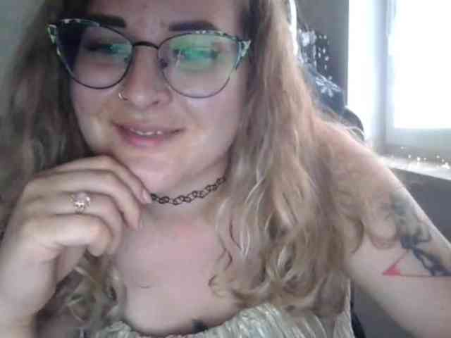 LucyKiss webcam