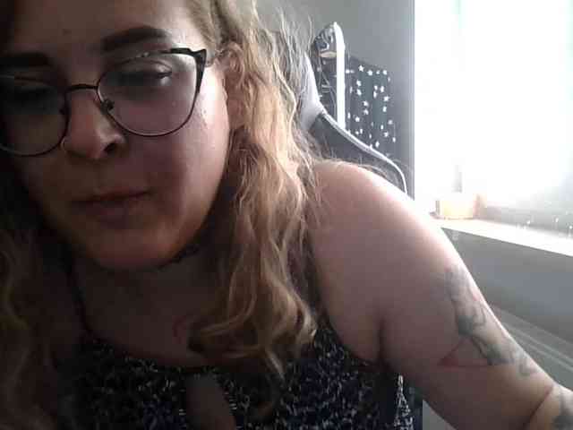 LucyKiss webcam