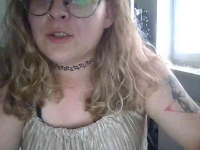 LucyKiss webcam
