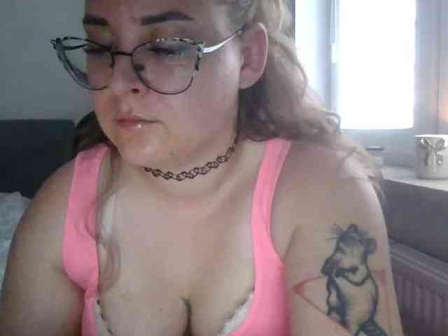 LucyKiss webcam