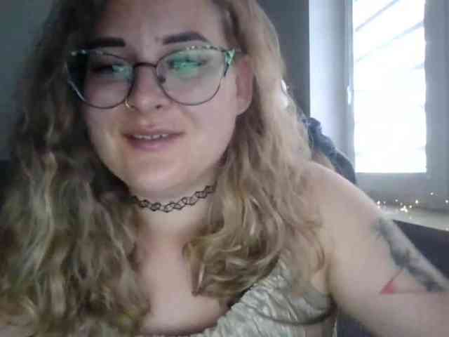 LucyKiss webcam