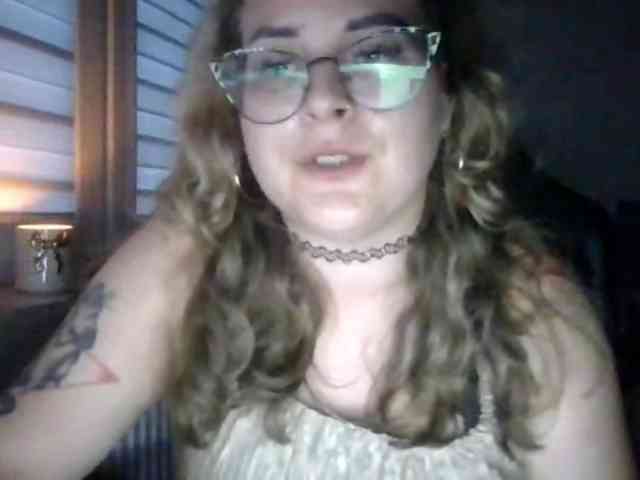 LucyKiss webcam