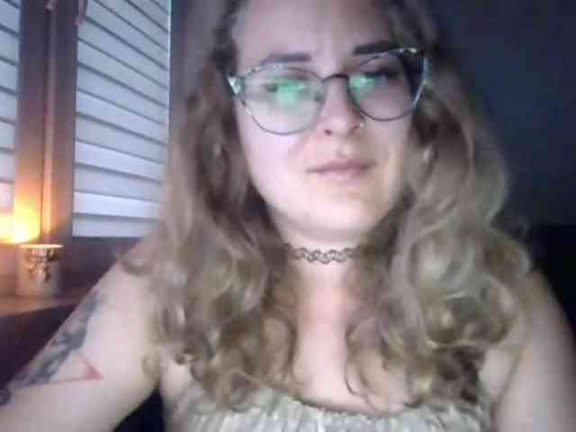 LucyKiss webcam