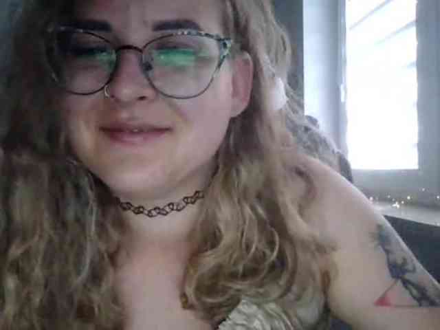 LucyKiss webcam