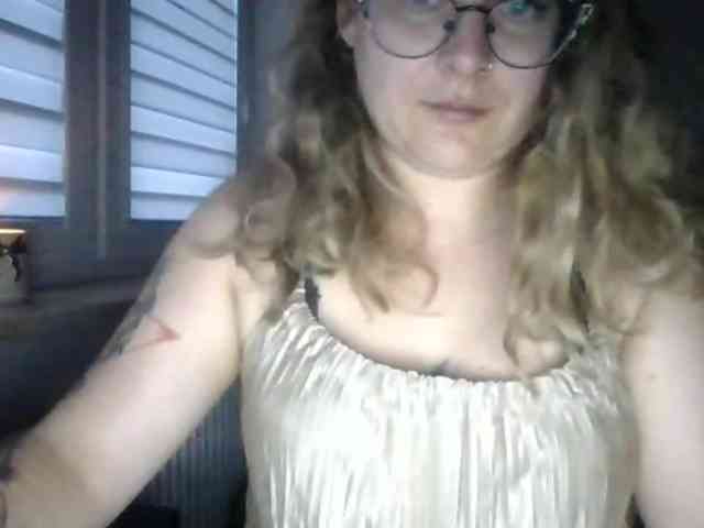 LucyKiss webcam