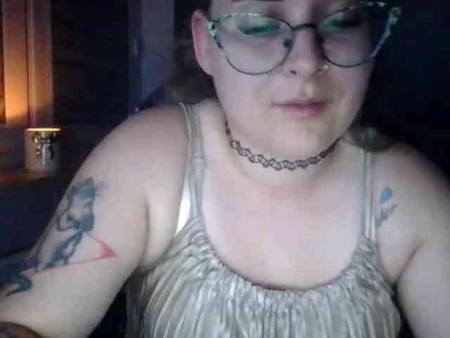 LucyKiss webcam