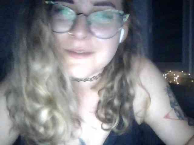 LucyKiss webcam
