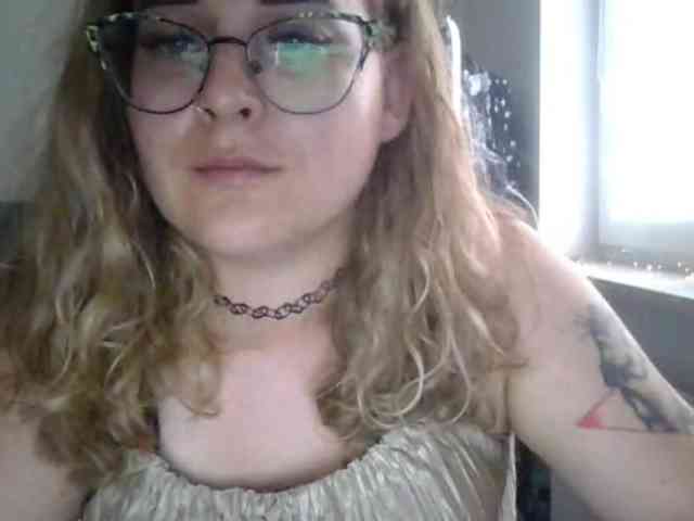 LucyKiss webcam
