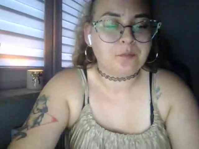 LucyKiss webcam