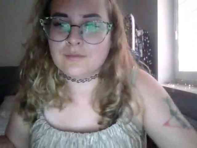 LucyKiss webcam